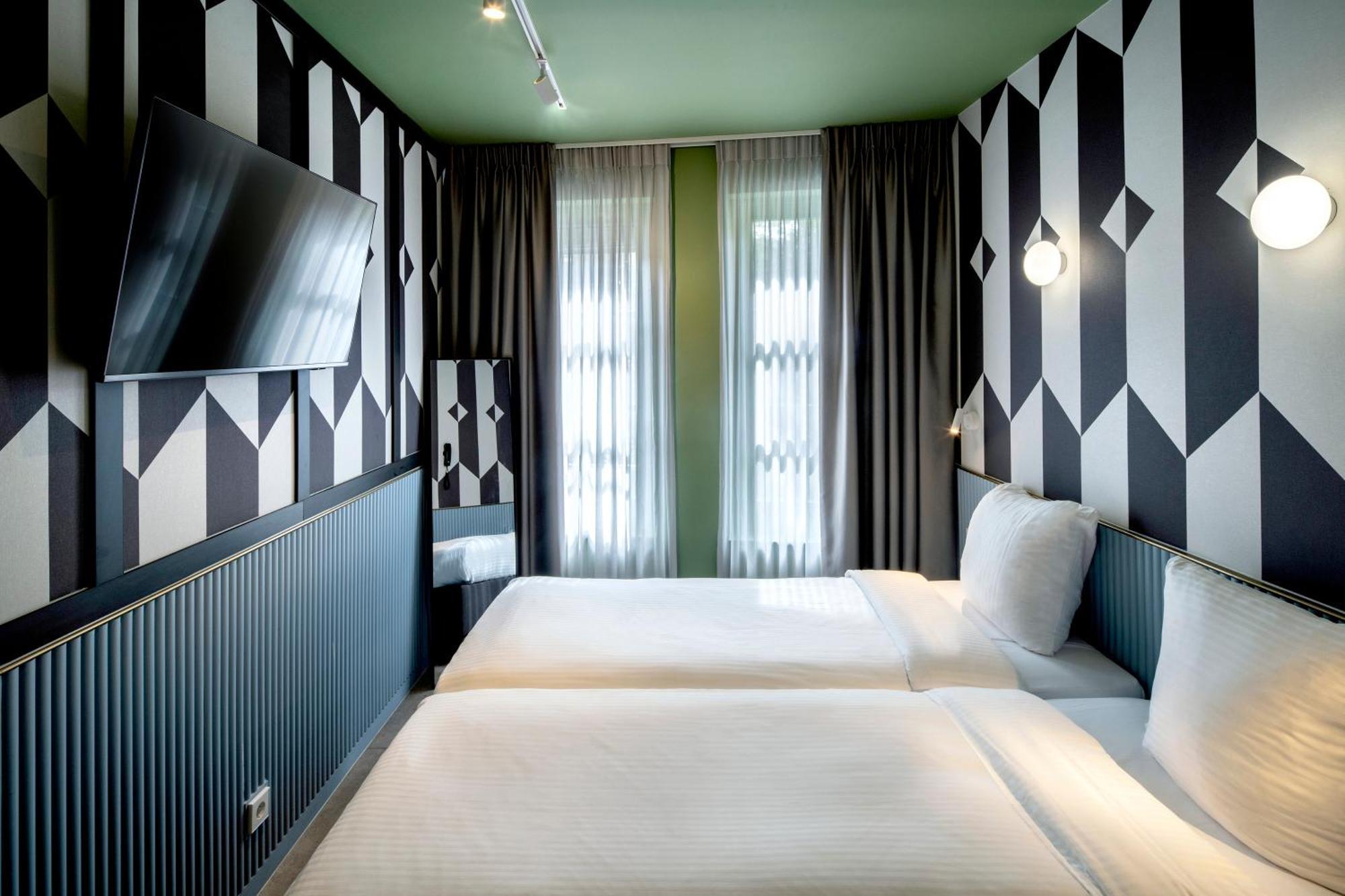 Tourist Inn Hotel อัมสเตอร์ดัม ภายนอก รูปภาพ